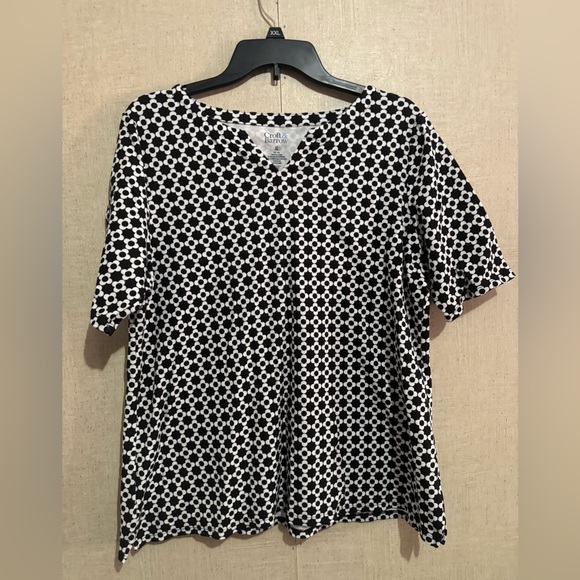 Croft & barrow women’s v neck tshirt - Picture 1 of 4
